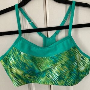 NWOT⭐️MOVING COMFORT💫 Women’s Green Detailed Racerback Sports Bra